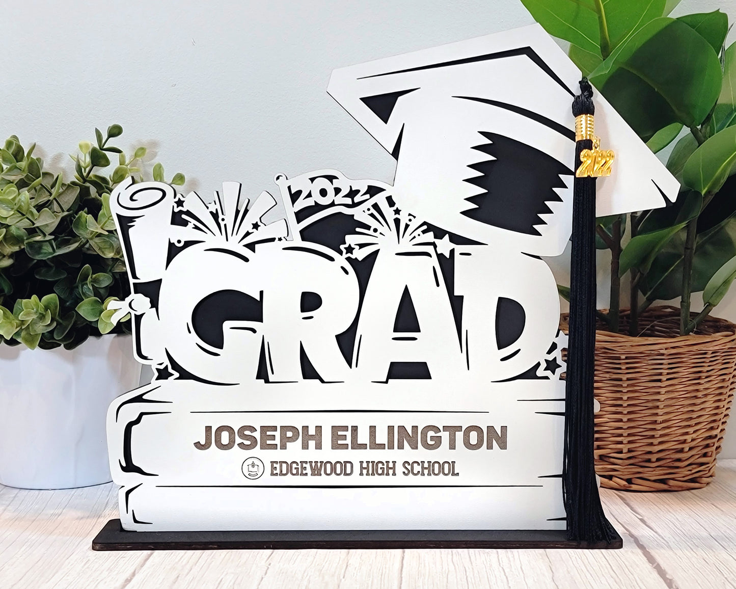 Graduation Tassel Holder Sign (Customizable)